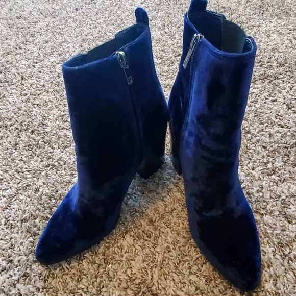 Ivanka Trump booties - Picture 2 of 2